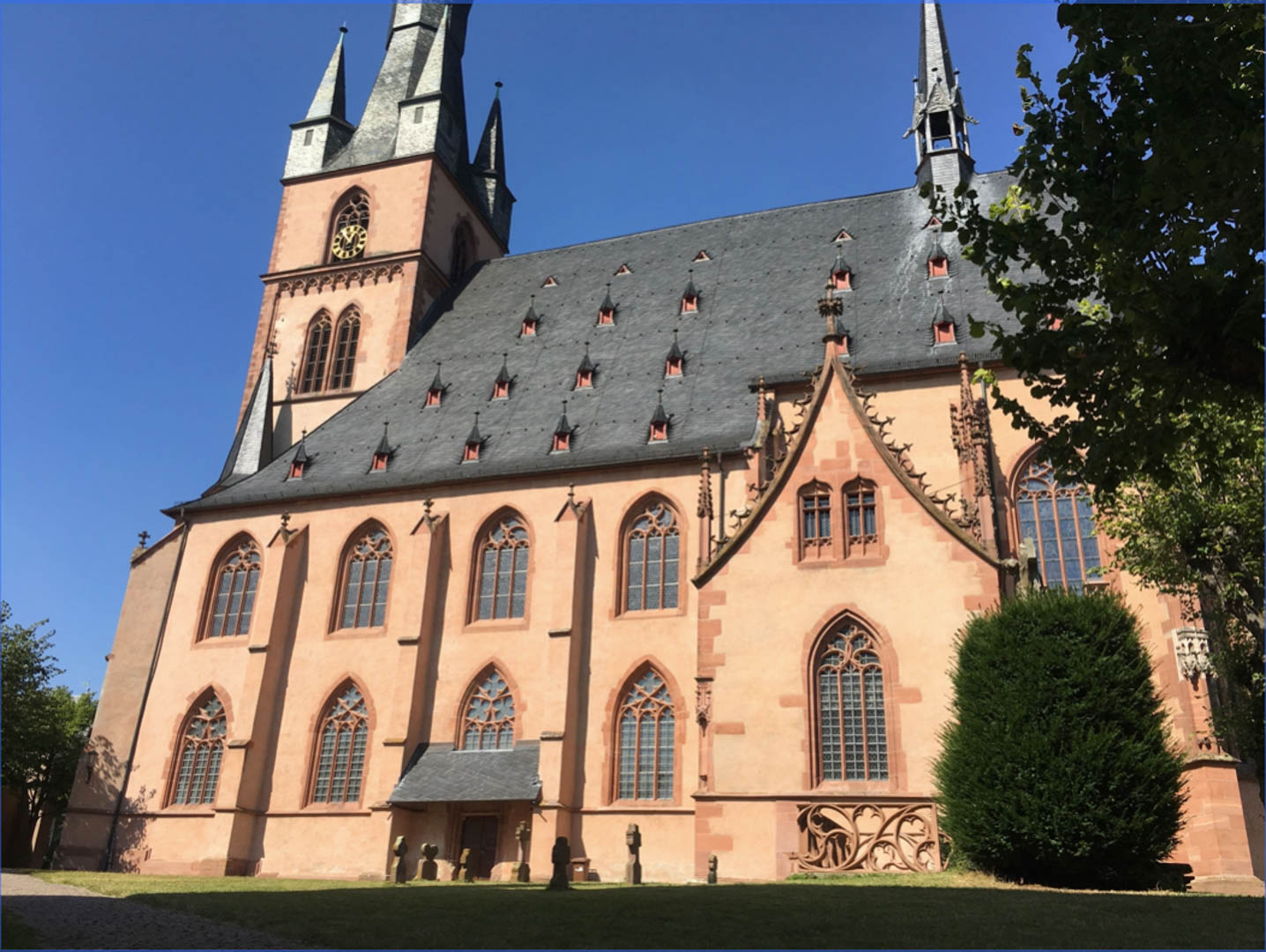Kiedrich Kirche St. Valentinus von außen