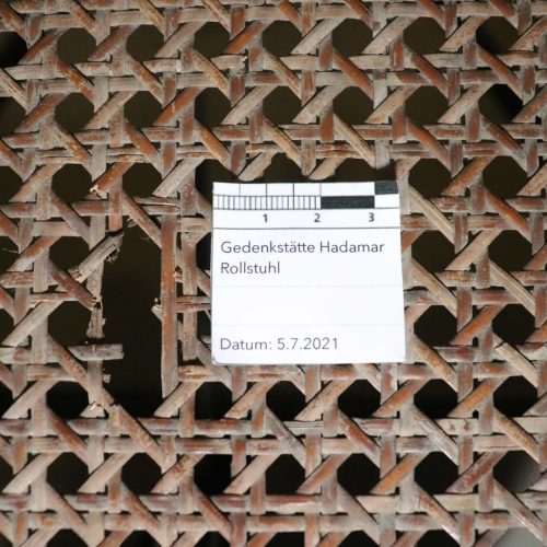 Restaurierung Sitzfläche Rollstuhl Gedenkstätte Hadamar durch Conservation Pool