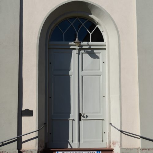 Friedrichsdorf Hugenottenkirche Türe von außen Restaurierung durch Conservation Pool