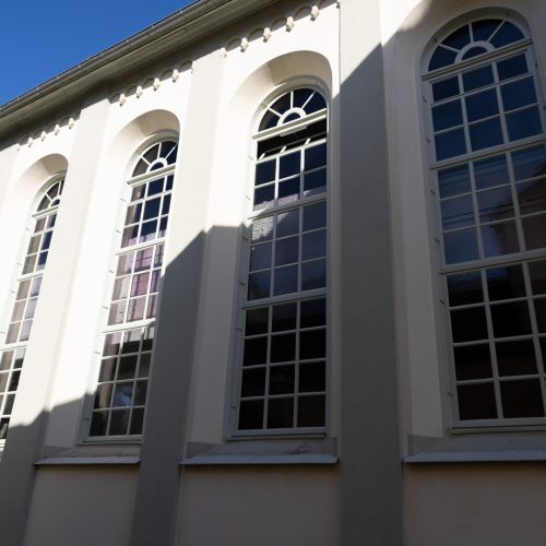 Friedrichsdorf Hugenottenkirche Fenster von außen Restaurierung durch Conservation Pool
