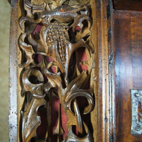 Nahaufnahme Brandschrank Restaurierung Kiedrich Kirche St. Valentinus