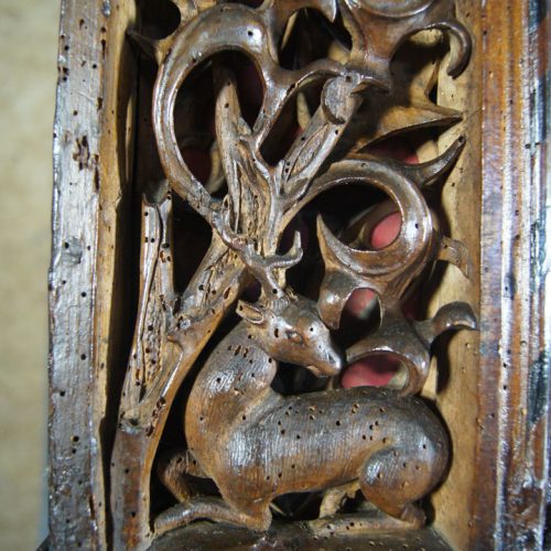 Nahaufnahme VerzierungBrandschrank Restaurierung Kiedrich Kirche St. Valentinus