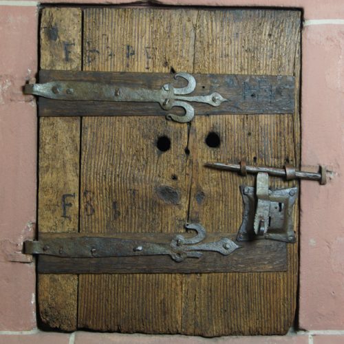 Wandschrank Restaurierung Kiedrich Kirche St. Valentinus durch Restaurierungsatelier Conservation Pool