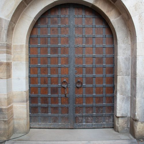 große Rundbogen-Tür Basilika Kloster Eberbach Bestandsaufnahme durch Conservation Pool