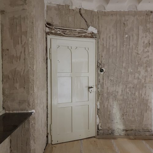 Torwächterhaus Tür von innen vor der Restaurierung
