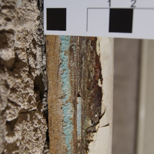 Torwächterhaus von innen Nahaufnahme Türrahmen vor der Restaurierung