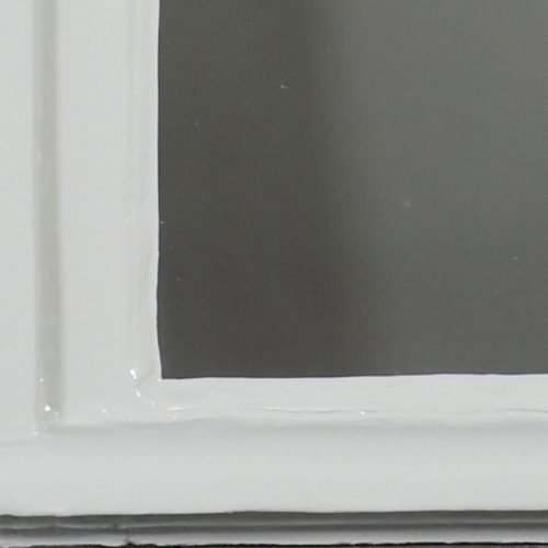 Fensterrahmen vor der Restaurierung durch Conservation Pool