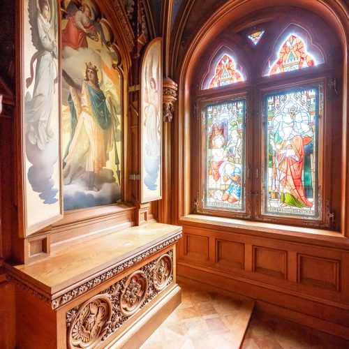 Restaurierung historischer Holzstrukturen in der Kapelle von Schloss Neuschwanstein durch Conservation Pool